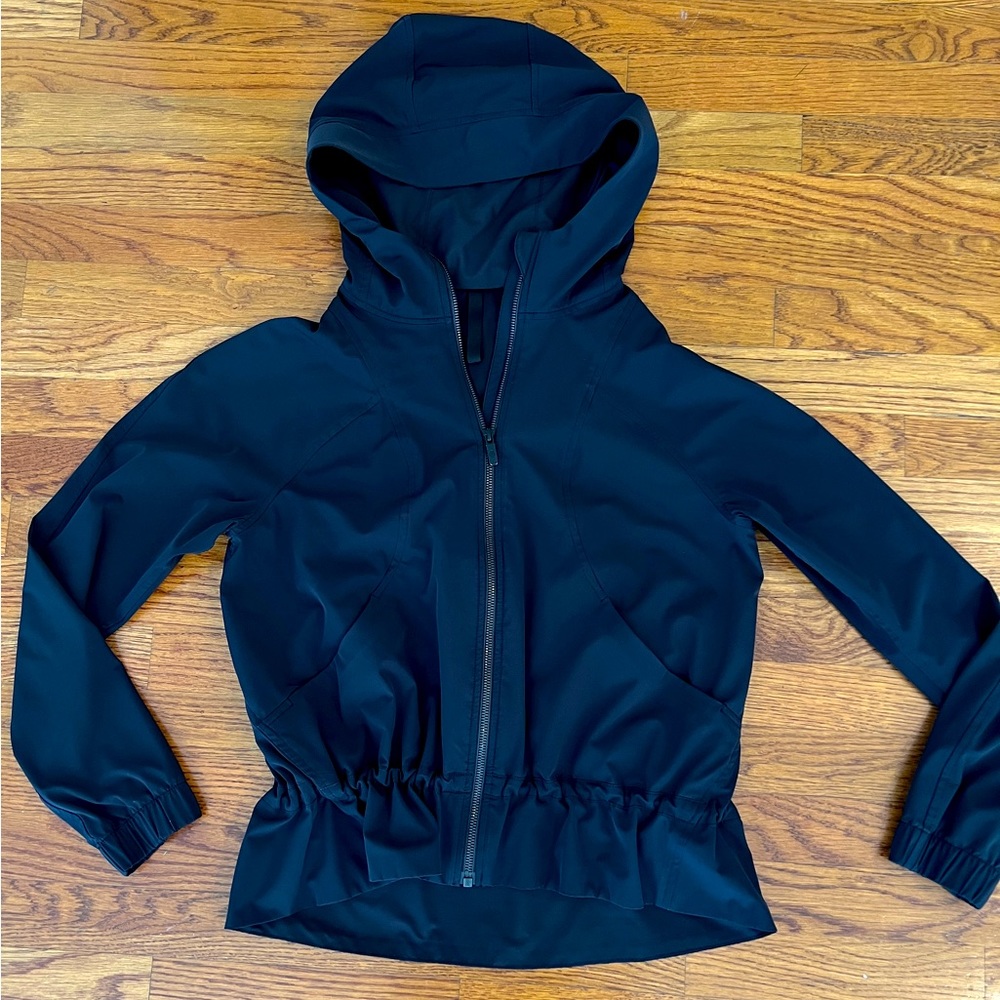 Lululemon pack it up black jacket size 6